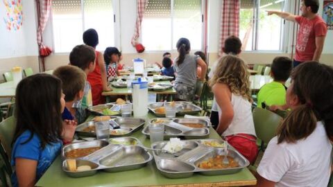 L&acute;Aplec se celebra enguany en els col&bull;legis Pius XII i Cervantes, del 21 de juny al 31 d'agost. 