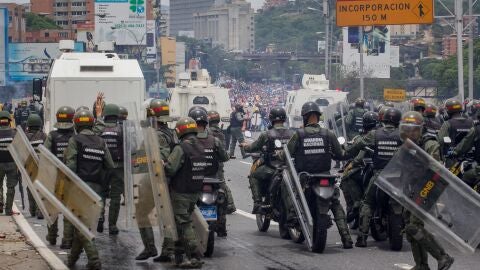 La Polic&iacute;a dispersa con gases lacrim&oacute;genos una manifestaci&oacute;n en Venezuela.
