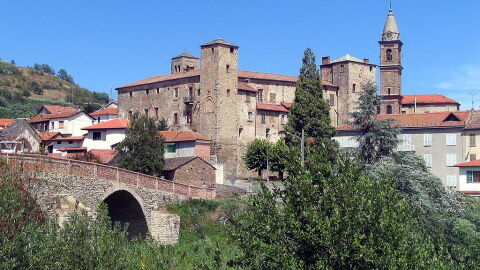 El pueblo de Bormida en Italia
