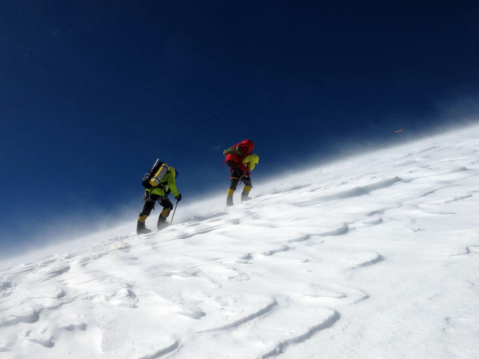 Aventura: Los retos de Carlos Soria en el Dhaulagiri y de Ferran Latorre en el Everest Aventura: Los retos de Carlos Soria en el Dhaulagiri y de Ferran Latorre en el Everest