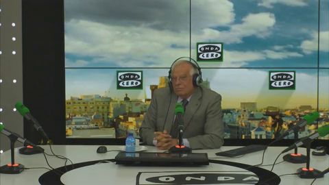 Frame 10.942656 de: Entrevista con Josep Borrell en Julia en la onda