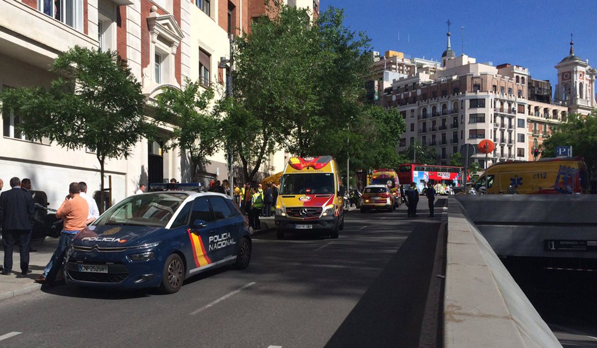 Mueren en Madrid dos jóvenes de 17 años tras desprenderse el suelo del ascensor y caer al vacío Mueren en Madrid dos jóvenes de 17 años tras desprenderse el suelo del ascensor y caer al vacío
