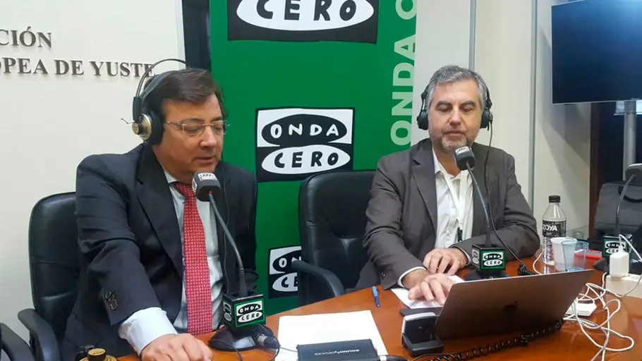 El presidente de la Junta de Extremadura, Guillermo Fernández Vara, durante una entrevista con Carlos Alsina en Yuste El presidente de la Junta de Extremadura, Guillermo Fernández Vara, durante una entrevista con Carlos Alsina en Yuste