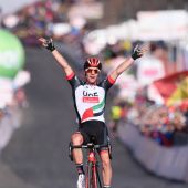 Jan Polanc celebra su triunfo en la cuarta etapa del Giro