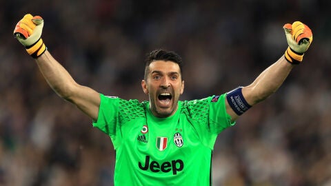 Buffon celebrando un gol de la Juventus