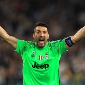 Buffon celebrando un gol de la Juventus
