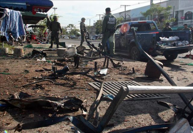 Al menos 58 heridos al explotar dos bombas en el sur de Tailandia Al menos 58 heridos al explotar dos bombas en el sur de Tailandia
