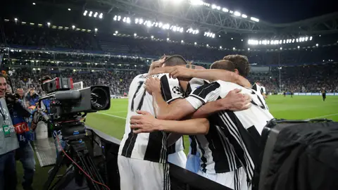Los jugadores de la Juventus celebran sus goles al Mónaco Los jugadores de la Juventus celebran sus goles al Mónaco