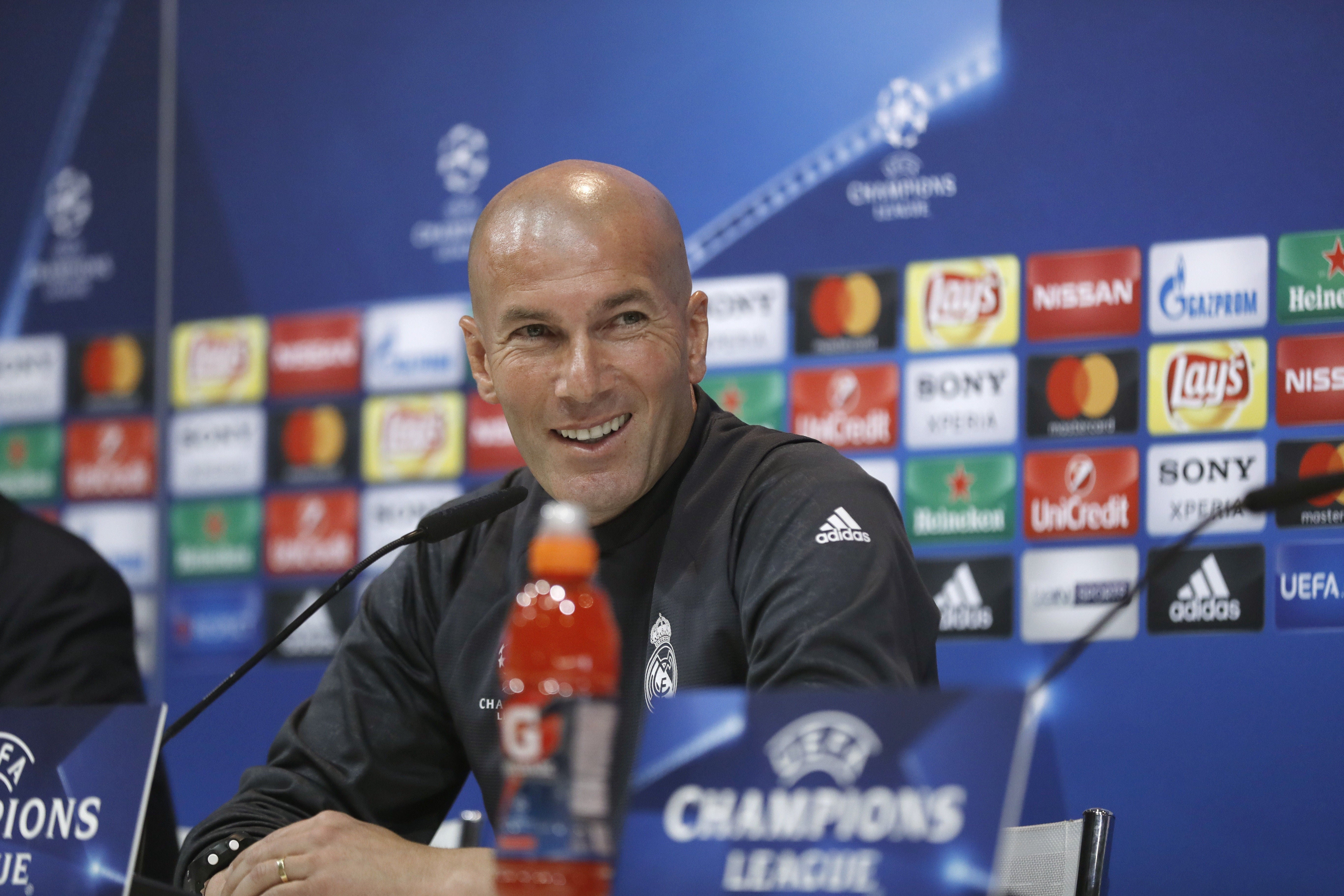 Zidane: "Hay que olvidarse de la ida, vamos a intentar ganar en el Calderón" Zidane: "Hay que olvidarse de la ida, vamos a intentar ganar en el Calderón"