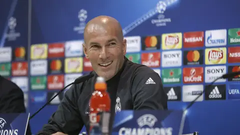Zinedine Zidane, en rueda de prensa Zinedine Zidane, en rueda de prensa