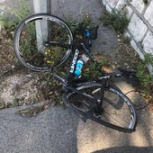 Así quedó la bicicleta de Chris Froome tras el atropello Así quedó la bicicleta de Chris Froome tras el atropello