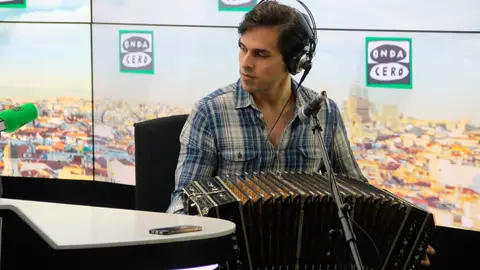 Claudio Constantini toca en directo en Más de uno Claudio Constantini toca en directo en Más de uno