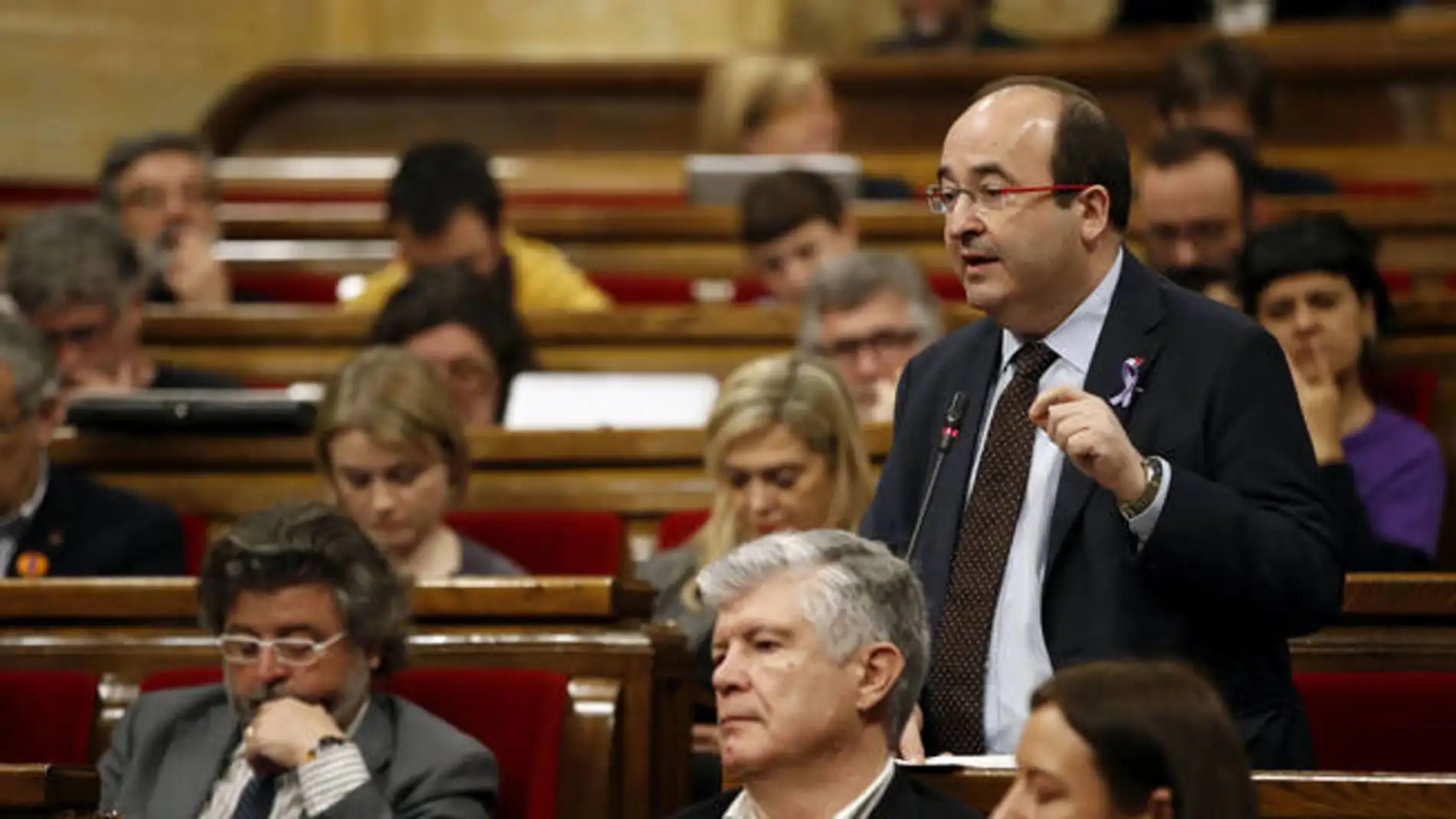 El líder del PSC, Miquel Iceta, en el Parlament de Cataluña