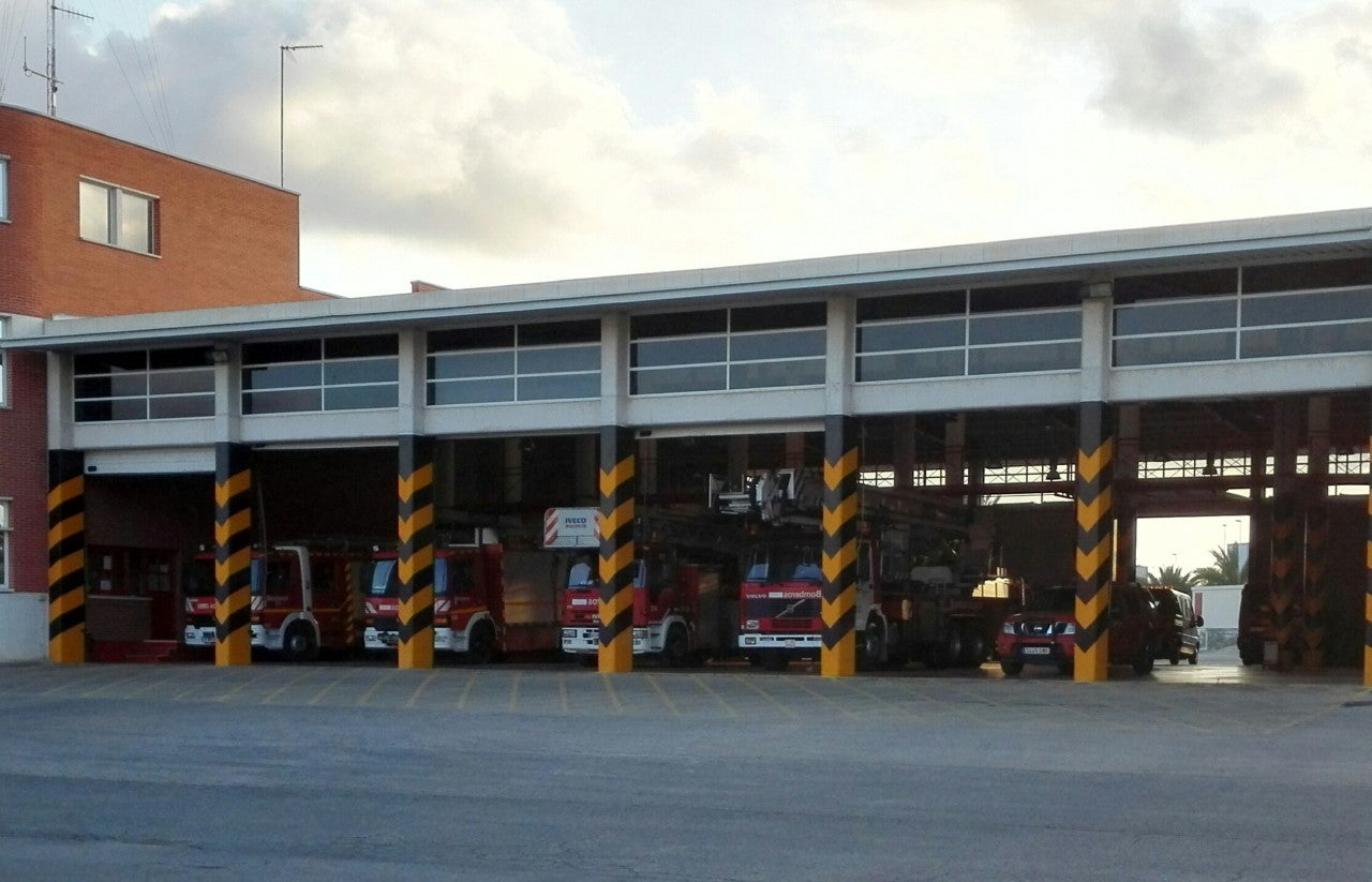 Jornada de puertas abiertas en el Parque Comarcal de bomberos de Elche Jornada de puertas abiertas en el Parque Comarcal de bomberos de Elche