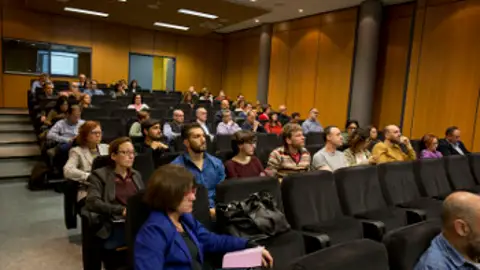 Personas participantes en las reuniones informativas y de debate sobre el Código Ético de la UJI .