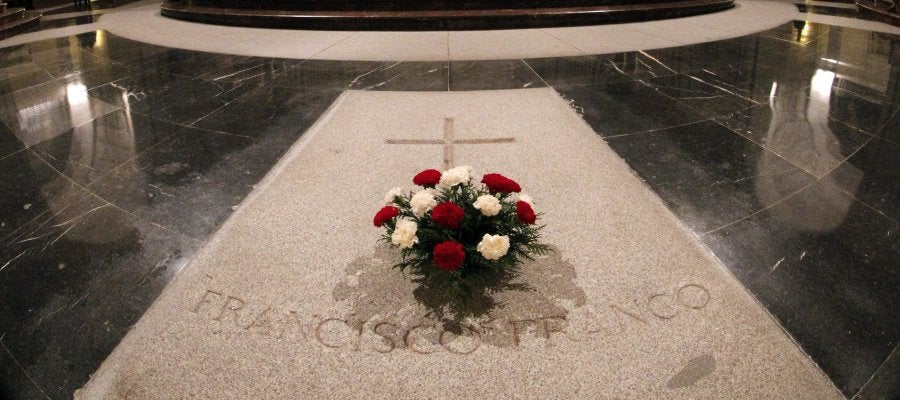 Tumba de Francisco Franco en el Valle de los Caídos Tumba de Francisco Franco en el Valle de los Caídos