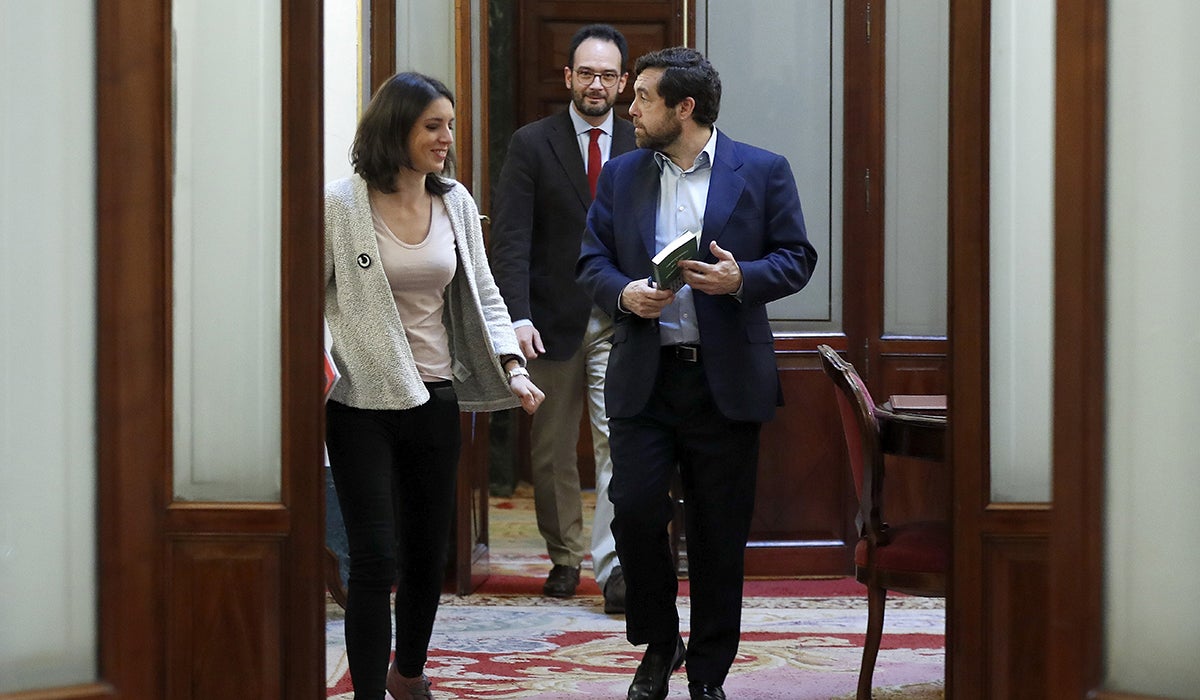 Aplazada la consitución de las comisiones de investigación por falta de acuerdo de los grupos sobre la presidencia Aplazada la consitución de las comisiones de investigación por falta de acuerdo de los grupos sobre la presidencia