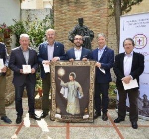 Imatge dels representants municipals durant la presentació dels actes del centenari amb la imatge del reboster commemoratiu. Imatge dels representants municipals durant la presentació dels actes del centenari amb la imatge del reboster commemoratiu.