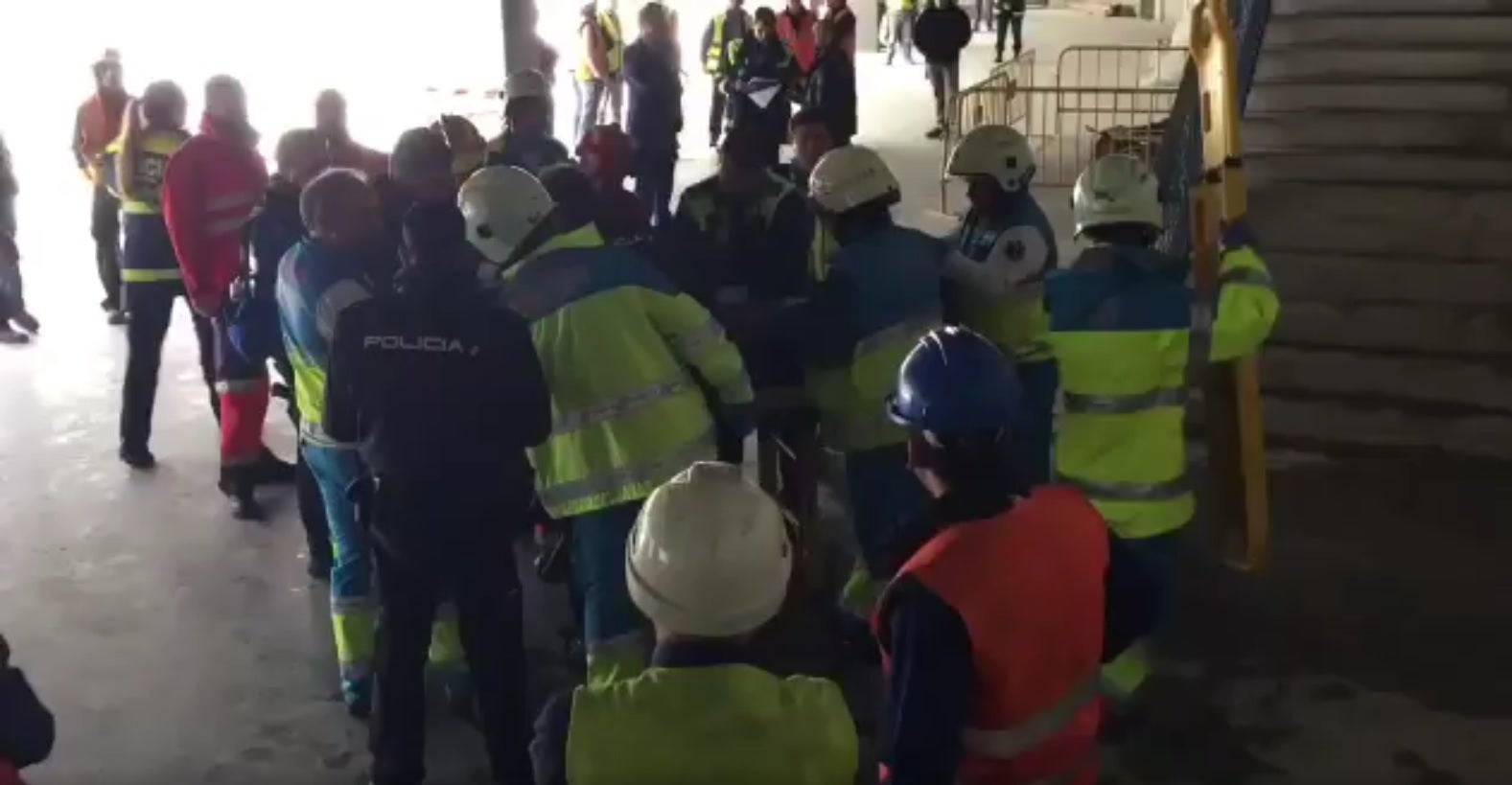 Un obrero de 59 años, herido muy grave tras caerse de una escalera en el Wanda Metropolitano Un obrero de 59 años, herido muy grave tras caerse de una escalera en el Wanda Metropolitano