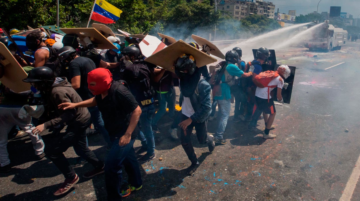 La violencia se cobra otra vida en Venezuela tras 40 días de protestas La violencia se cobra otra vida en Venezuela tras 40 días de protestas