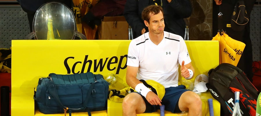 Andy Murray, durante un descanso de su partido contra Coric Andy Murray, durante un descanso de su partido contra Coric