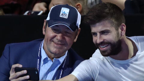 Gerard Piqu&eacute; se hace un selfie con Kevin Spacey