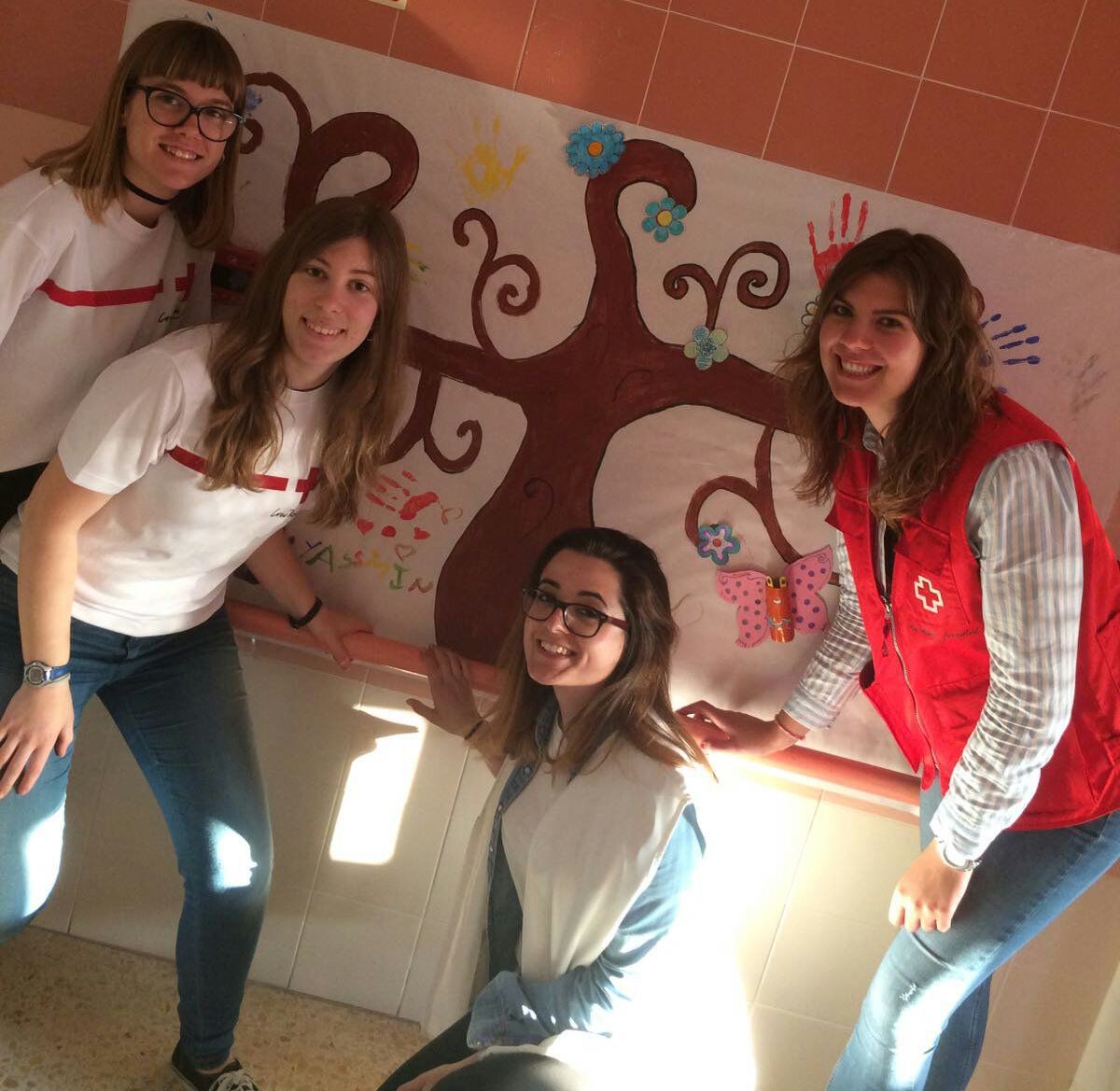 Cruz Roja Juventud acompaña a más de 800 niños y jóvenes hospitalizados en Castellón Cruz Roja Juventud acompaña a más de 800 niños y jóvenes hospitalizados en Castellón