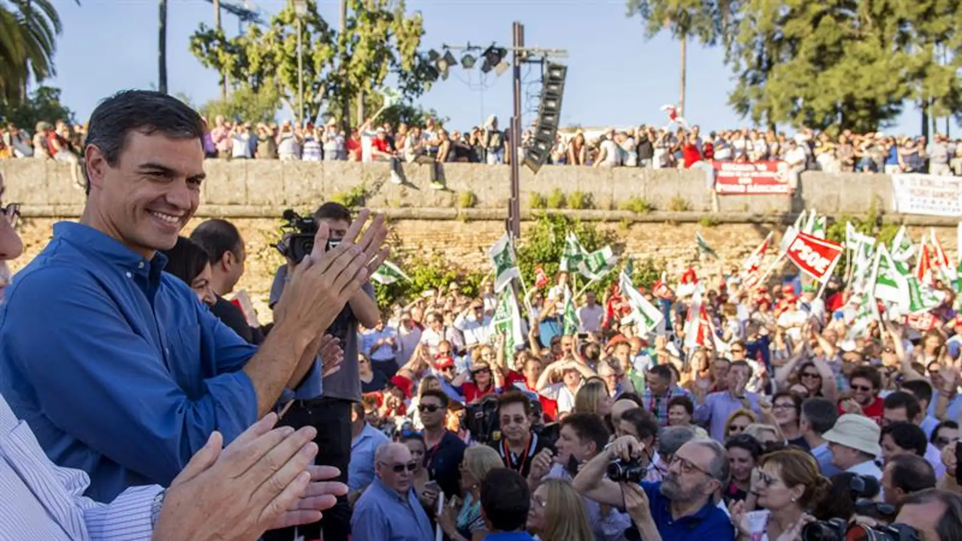 Pedro Sánchez cierra su campaña en Andalucía.
