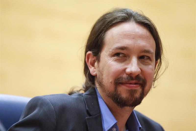 Iglesias ve "enormemente sensato" que se invite a Puigdemont a debatir el referéndum en el Congreso Iglesias ve "enormemente sensato" que se invite a Puigdemont a debatir el referéndum en el Congreso