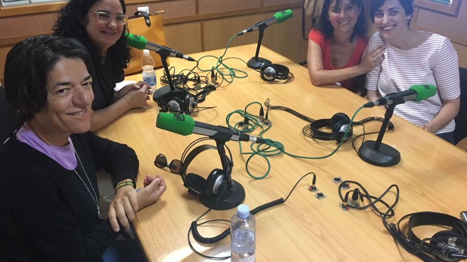 Invitados en Gran Canaria en la Onda con motivo del d&iacute;a internacional conytra LGTBfobia.