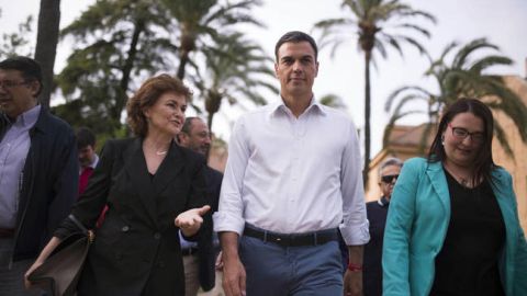 Carmen Calvo con el l&iacute;der del PSOE, Pedro S&aacute;nchez.