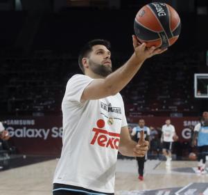 El capitán del Real Madrid, Felipe Reyes, en su entrenamiento en la cancha de la Final Four. El capitán del Real Madrid, Felipe Reyes, en su entrenamiento en la cancha de la Final Four.
