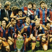 Los jugadores del Barça celebran la primera Copa de Europa en Wembley. 
