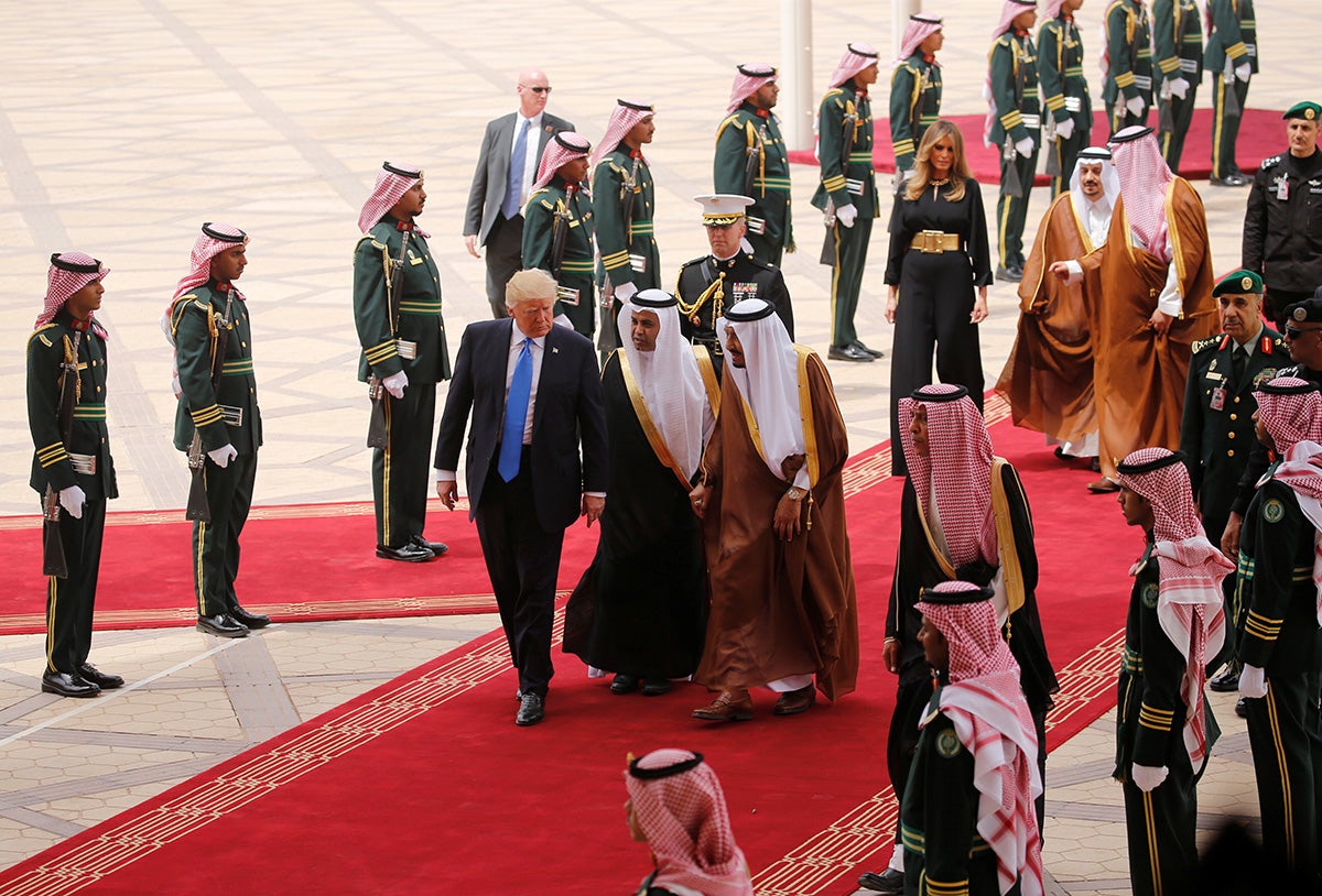 Donald Trump llega a Arabia Saudí en su primera gira internacional Donald Trump llega a Arabia Saudí en su primera gira internacional