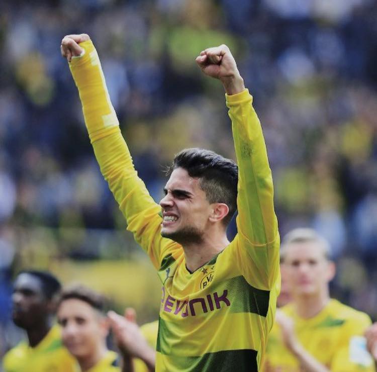 Bartra se emociona tras volver a jugar al fútbol: "Es uno de los días más felices de mi vida" Bartra se emociona tras volver a jugar al fútbol: "Es uno de los días más felices de mi vida"