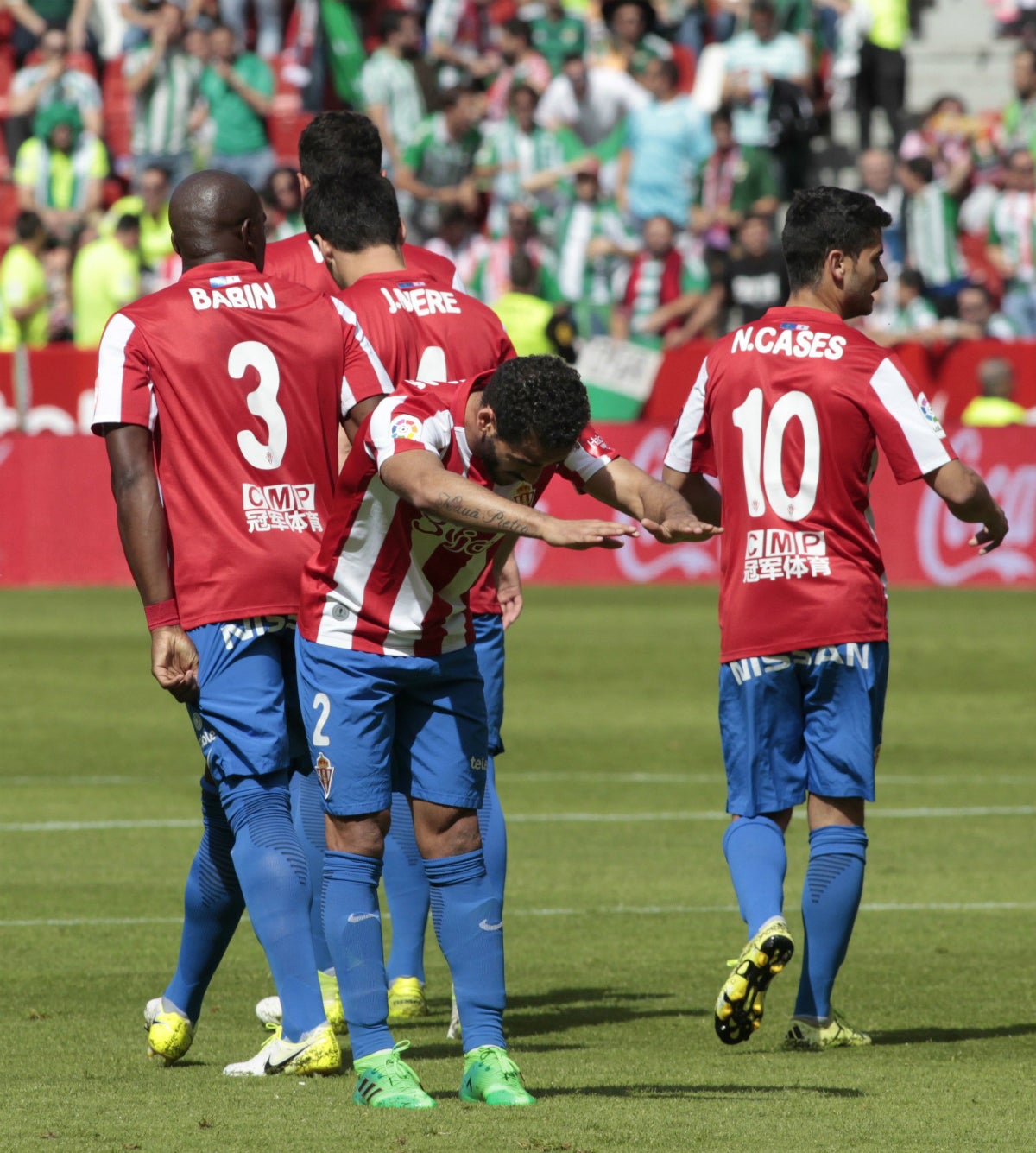 El Sporting se despide de Primera división con un empate ante el Betis en El Molinón El Sporting se despide de Primera división con un empate ante el Betis en El Molinón