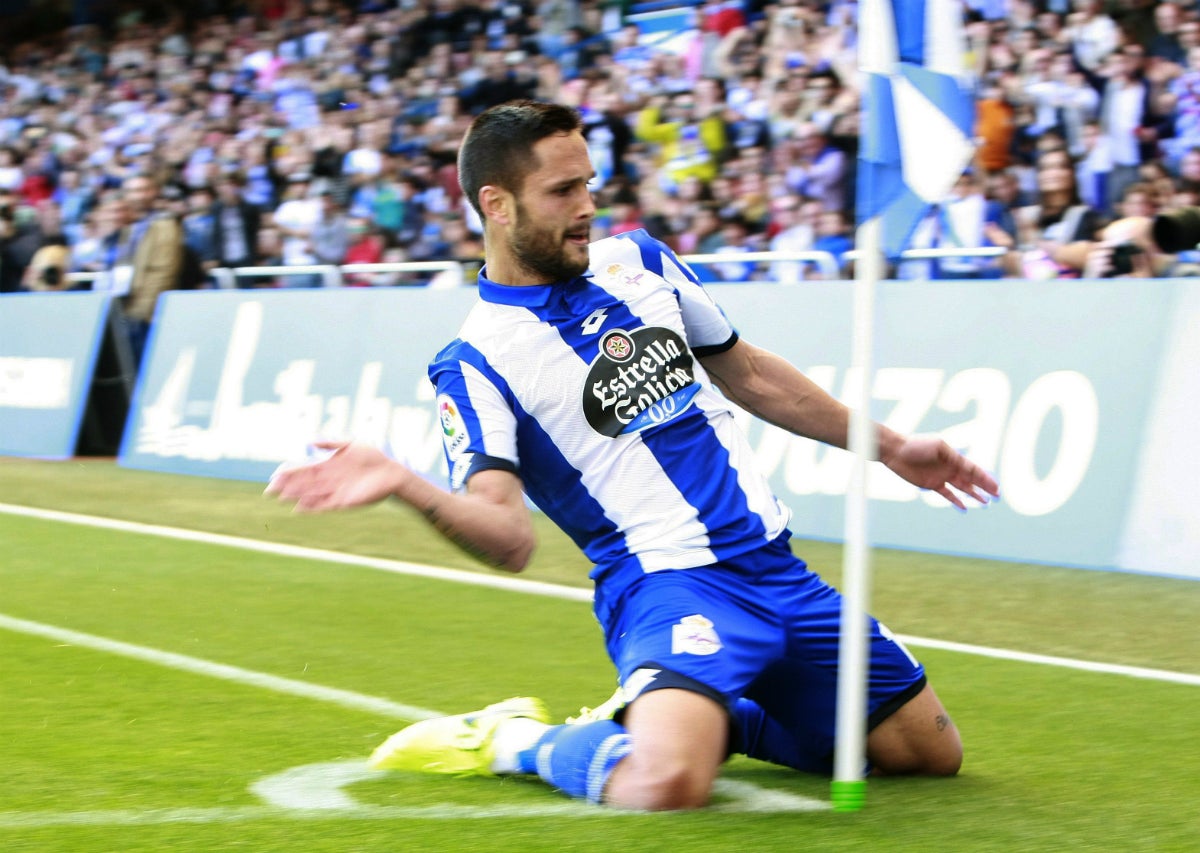 El Deportivo cierra la Liga goleando a Las Palmas en Riazor con doblete de Andone El Deportivo cierra la Liga goleando a Las Palmas en Riazor con doblete de Andone
