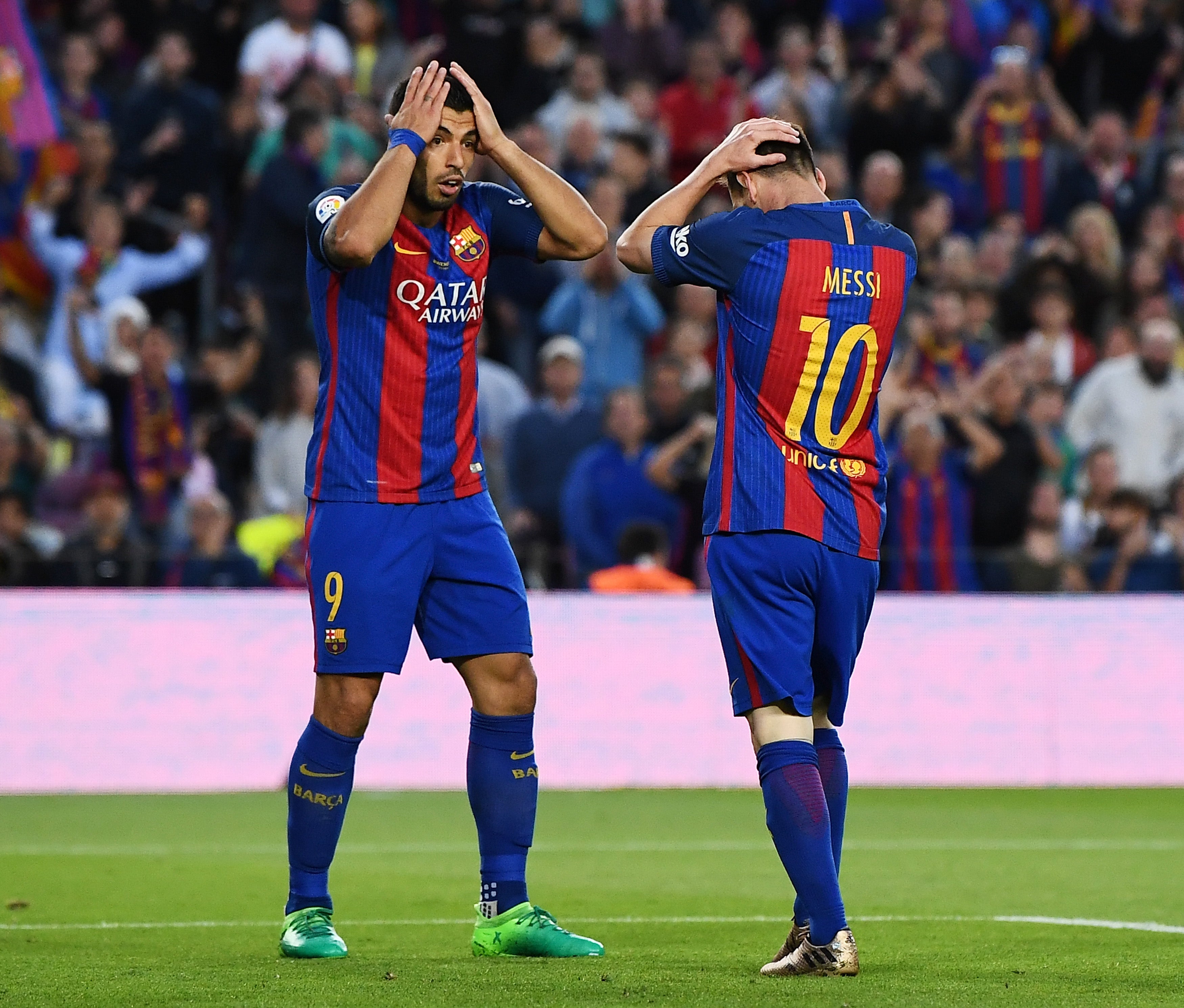 Barcelona 4 - 2 Eibar. El Barcelona cumple ante el Eibar en el Camp Nou, pero pierde la Liga Barcelona 4 - 2 Eibar. El Barcelona cumple ante el Eibar en el Camp Nou, pero pierde la Liga