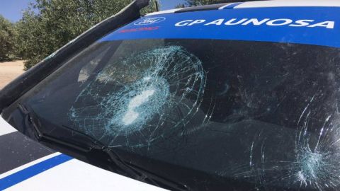 Impacto de una piedra en un coche de Rally