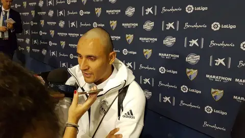 Keylor Navas, ya rapado en rueda de prensa Keylor Navas, ya rapado en rueda de prensa