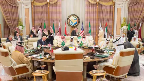 El presidente estadounidense, Donald Trump, se ha dirigido a 55 líderes de países musulmanes, a los que pidió que expulsen a los extremistas de sus tierras y se unan a EEUU El presidente estadounidense, Donald Trump, se ha dirigido a 55 líderes de países musulmanes, a los que pidió que expulsen a los extremistas de sus tierras y se unan a EEUU