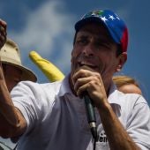 Henrique Capriles participa en una en una manifestación en Caracas 