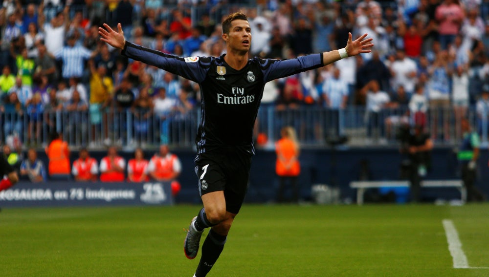 Cristiano Ronaldo celebra un gol en La Rosaleda