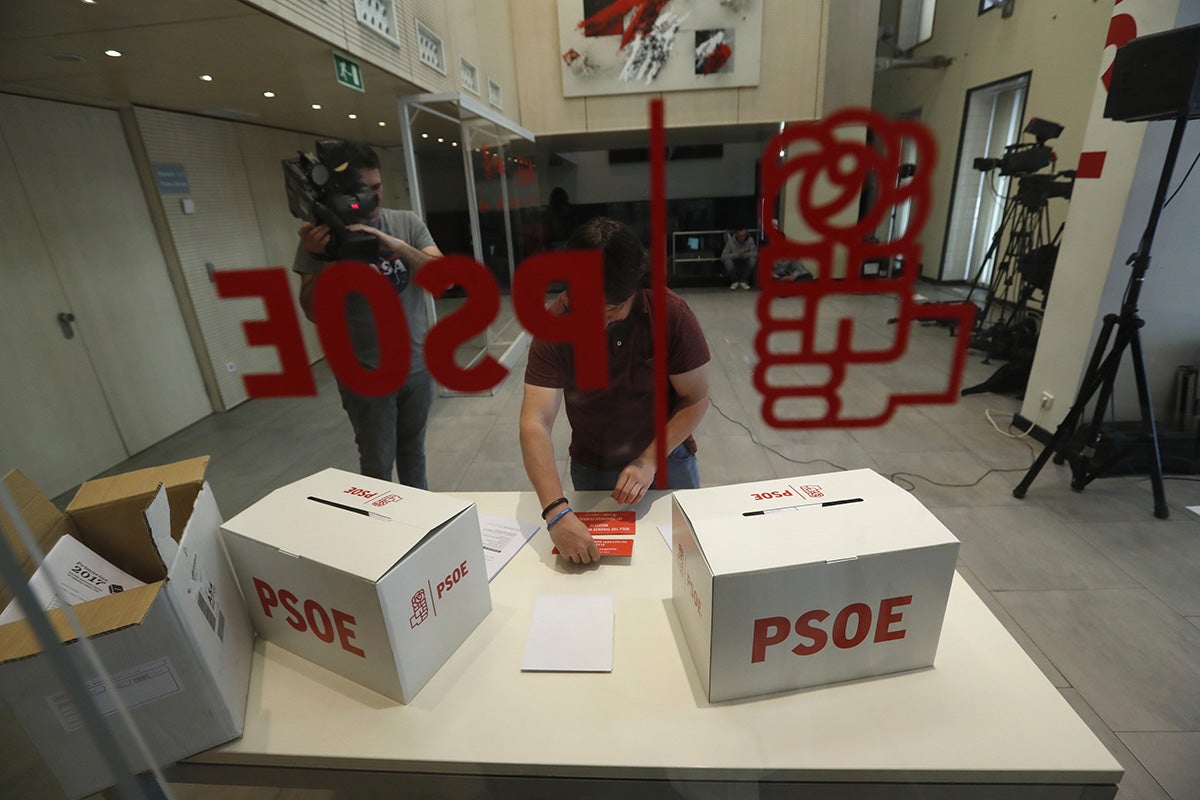 Habrá Primarias en el PSOE extremeño el 11 de enero, este miércoles avalarán sus candidaturas Gallardo y Gutiérrez Habrá Primarias en el PSOE extremeño el 11 de enero, este miércoles avalarán sus candidaturas Gallardo y Gutiérrez