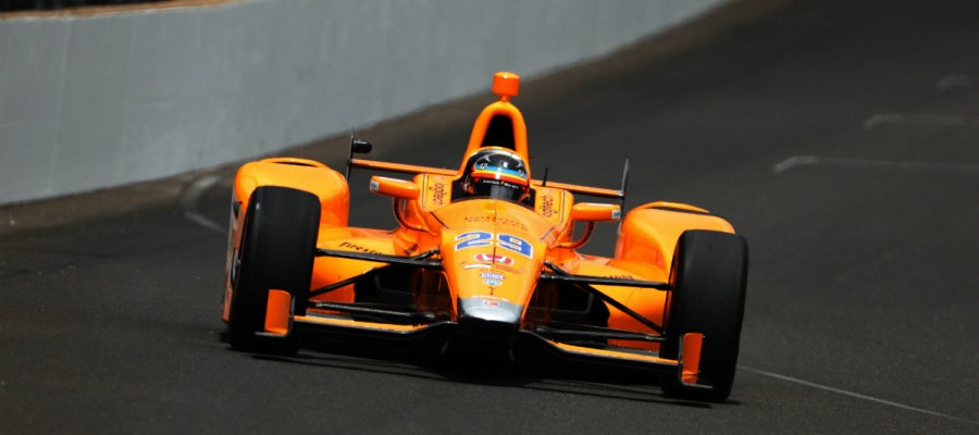Fernando Alonso rueda en el óvalo de Indianápolis Fernando Alonso rueda en el óvalo de Indianápolis