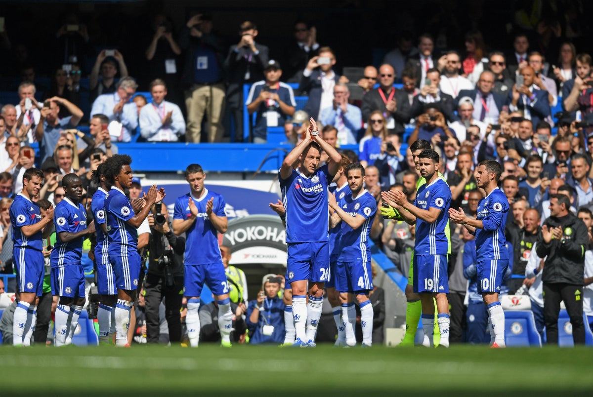 Emotiva despedida del Chelsea y de Stamford Bridge a John Terry en su último partido como 'blue' Emotiva despedida del Chelsea y de Stamford Bridge a John Terry en su último partido como 'blue'