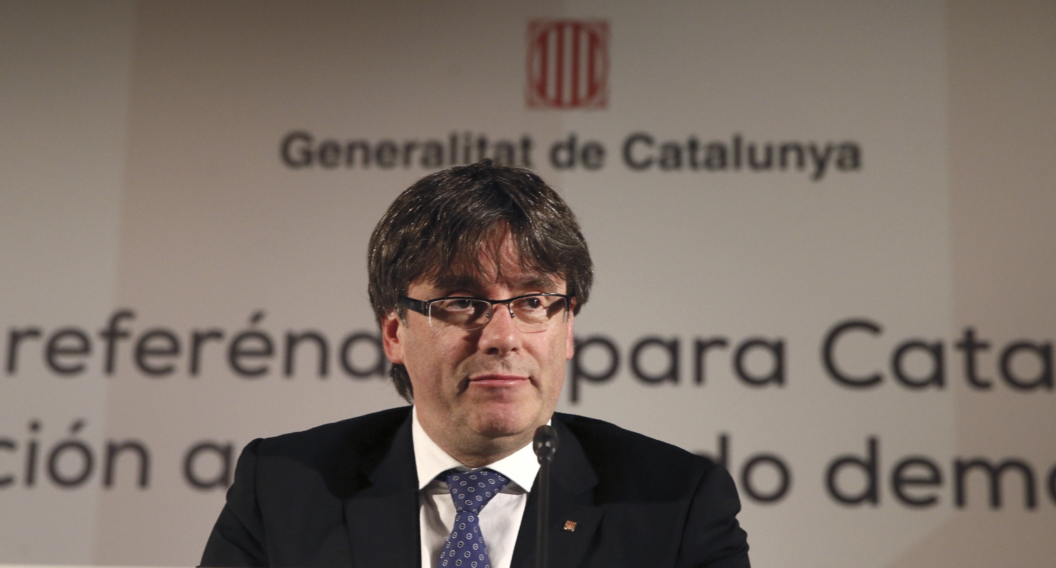 Puigdemont reúne a los integrantes del Pacto por el Referéndum tras la negativa de Rajoy a celebrar una consulta pactada Puigdemont reúne a los integrantes del Pacto por el Referéndum tras la negativa de Rajoy a celebrar una consulta pactada