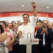Sánchez celebrando su victoria en las primarias del PSOE