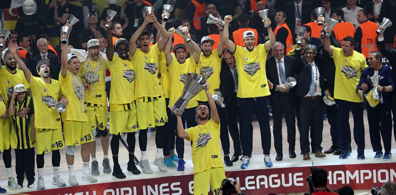 Obradovic corona al Fenerbahce en la Final Four de Estambul Obradovic corona al Fenerbahce en la Final Four de Estambul
