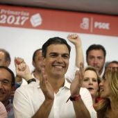 Pedro Sánchez celebrando su victoria en las primarias del PSOE